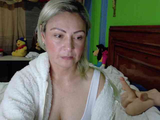 Charlizetheron1 webcam