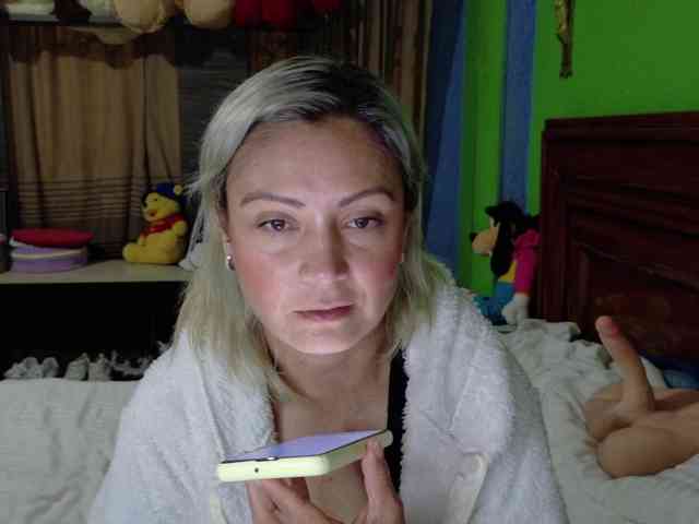 Charlizetheron1 webcam