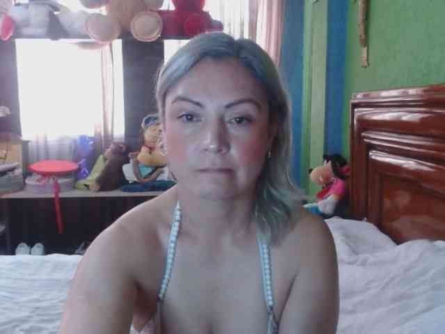 Charlizetheron1 webcam