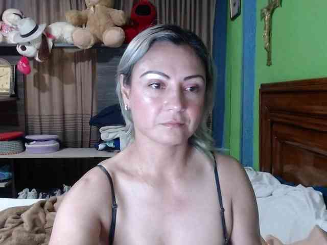 Charlizetheron1 webcam