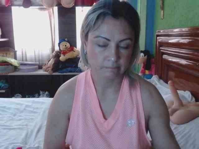 Charlizetheron1 webcam