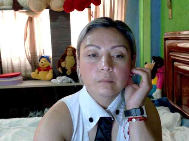 Charlizetheron1 webcam