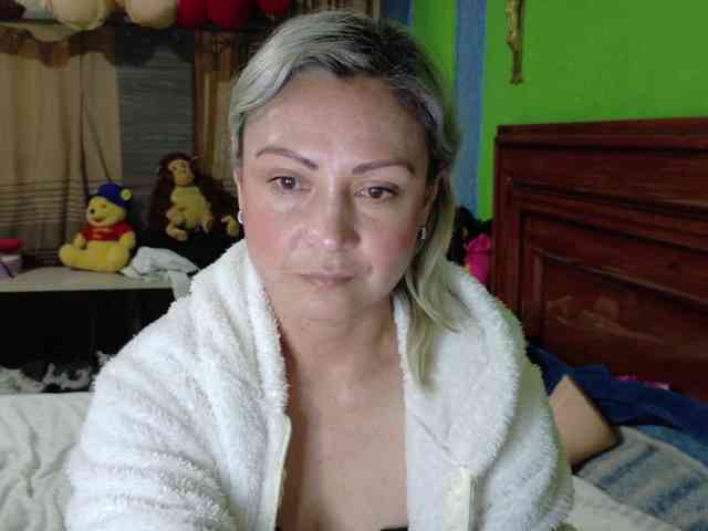 Charlizetheron1 webcam