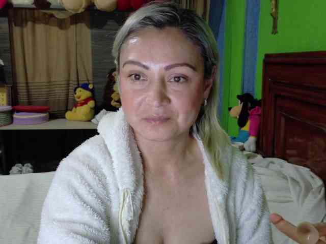 Charlizetheron1 webcam