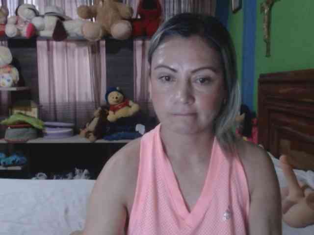 Charlizetheron1 webcam