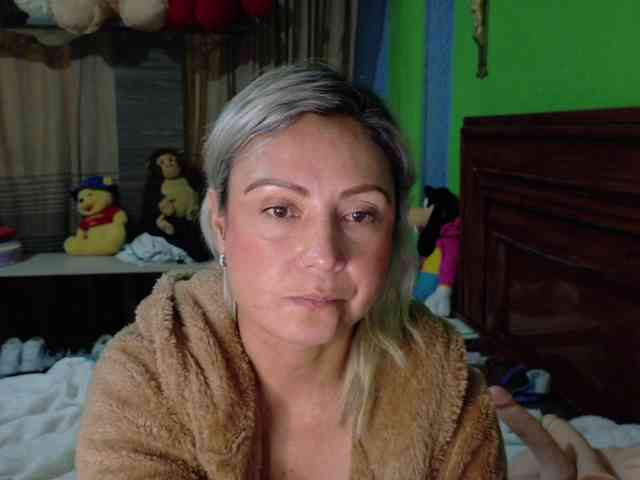 Charlizetheron1 webcam