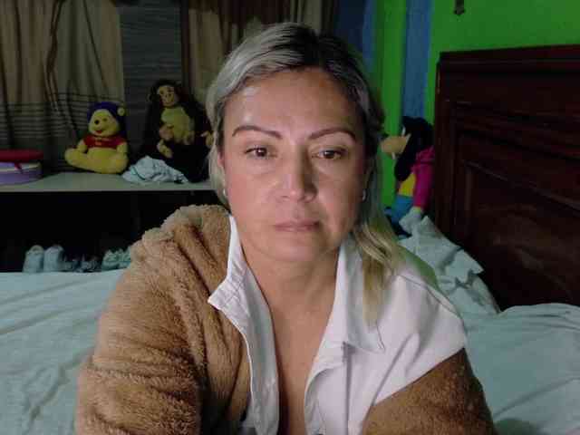 Charlizetheron1 webcam