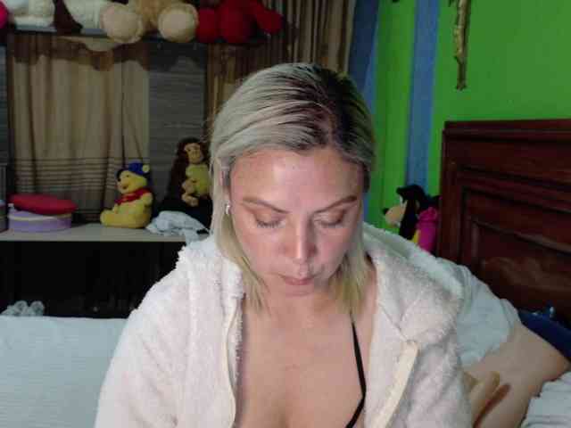 Charlizetheron1 webcam
