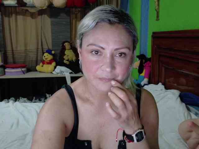 Charlizetheron1 webcam