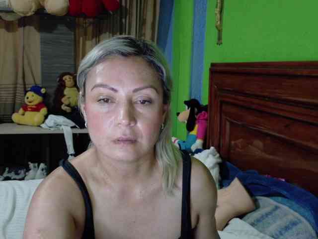 Charlizetheron1 webcam