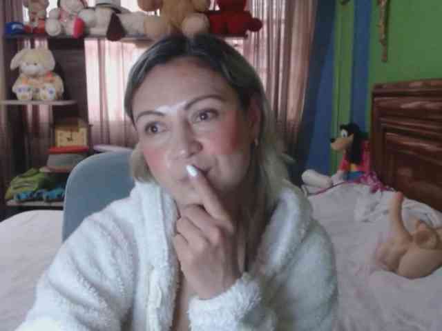 Charlizetheron1 webcam