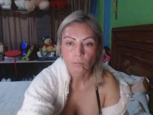 Charlizetheron1 webcam