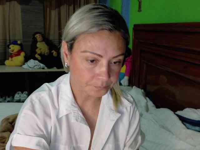 Charlizetheron1 webcam