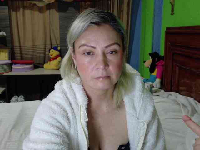 Charlizetheron1 webcam