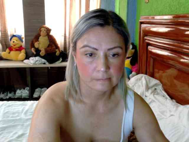 Charlizetheron1 webcam