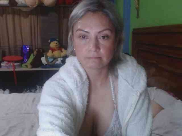 Charlizetheron1 webcam