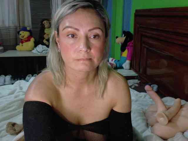 Charlizetheron1 webcam