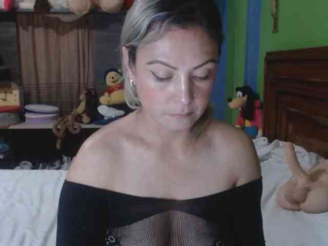 Charlizetheron1 webcam