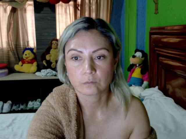 Charlizetheron1 webcam