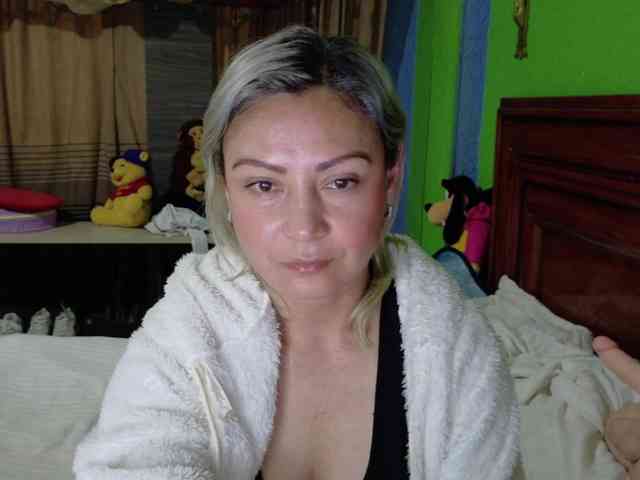 Charlizetheron1 webcam