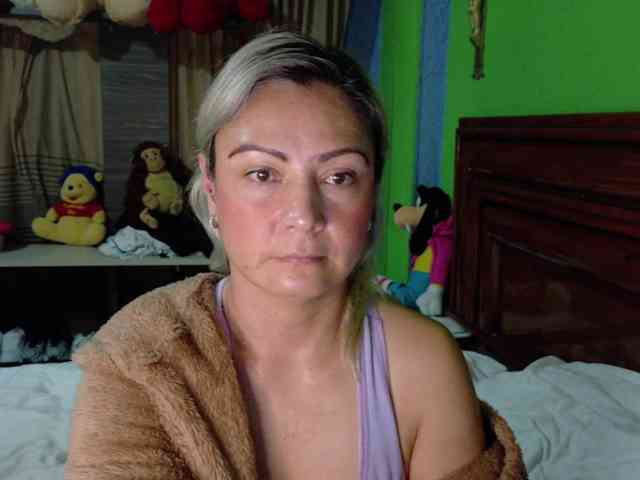 Charlizetheron1 webcam