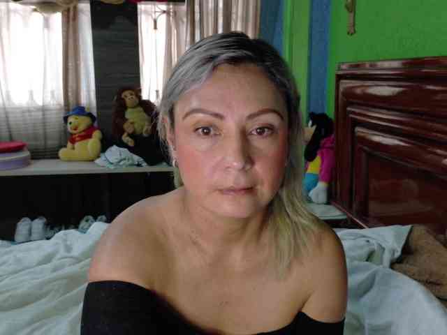 Charlizetheron1 webcam