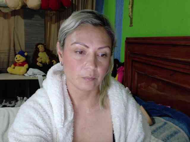 Charlizetheron1 webcam