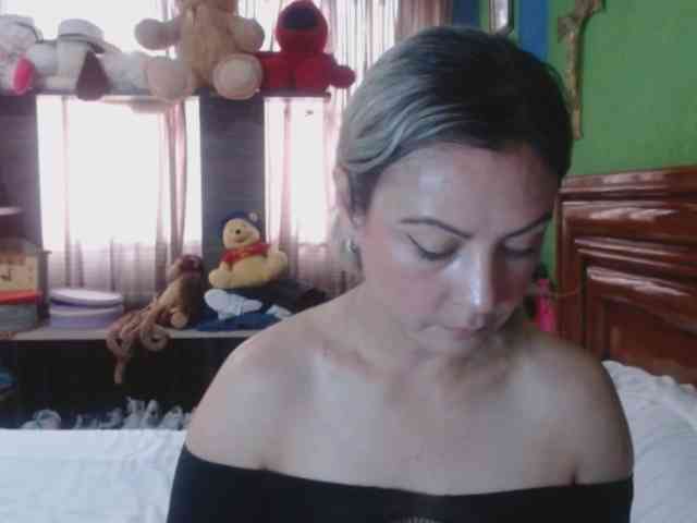 Charlizetheron1 webcam