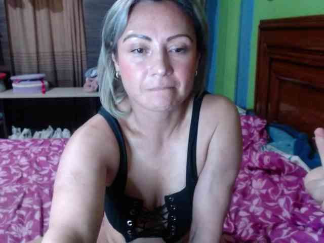 Charlizetheron1 webcam