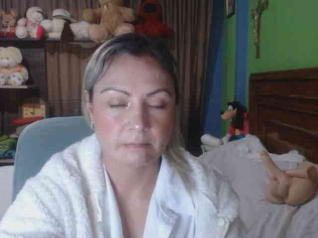 Charlizetheron1 webcam