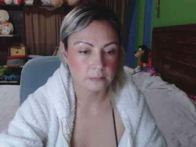 Charlizetheron1 webcam