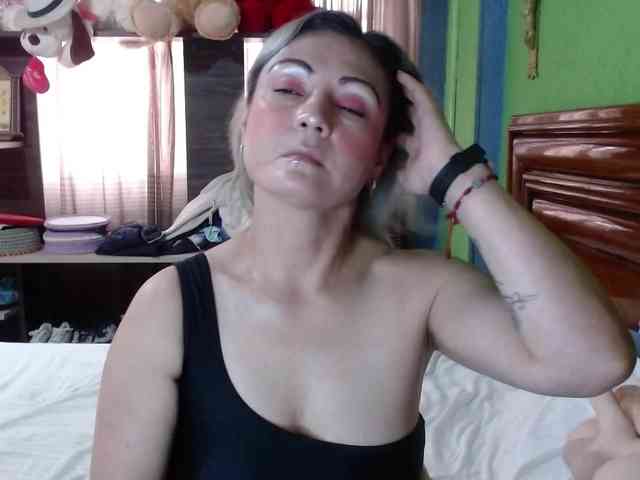 Charlizetheron1 webcam