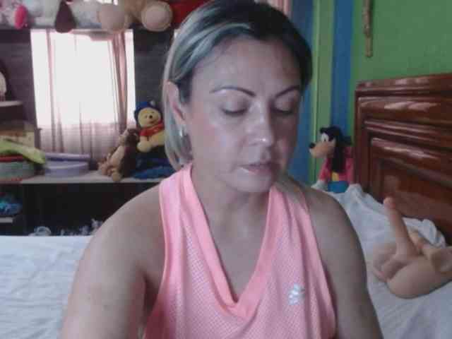 Charlizetheron1 webcam