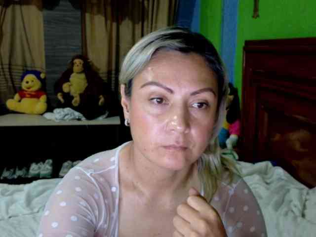 Charlizetheron1 webcam