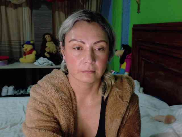 Charlizetheron1 webcam