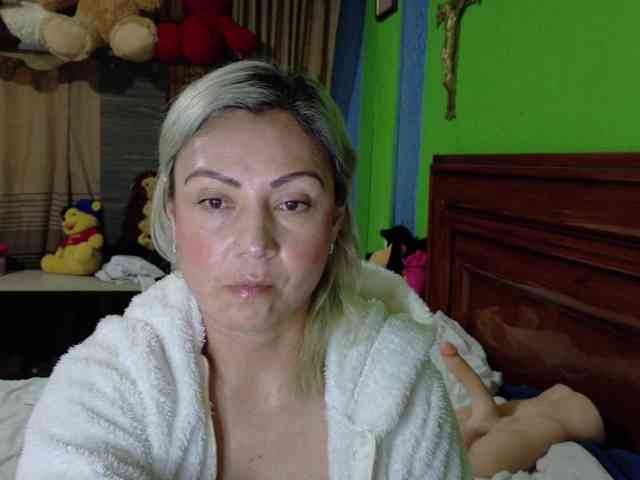 Charlizetheron1 webcam