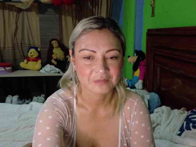 Charlizetheron1 webcam