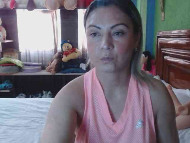 Charlizetheron1 webcam