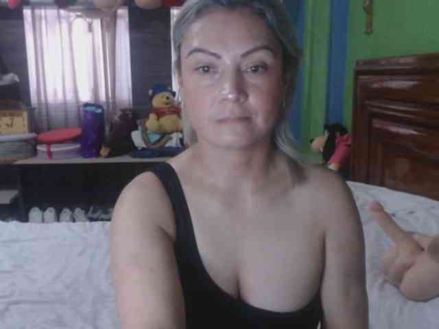 Charlizetheron1 webcam