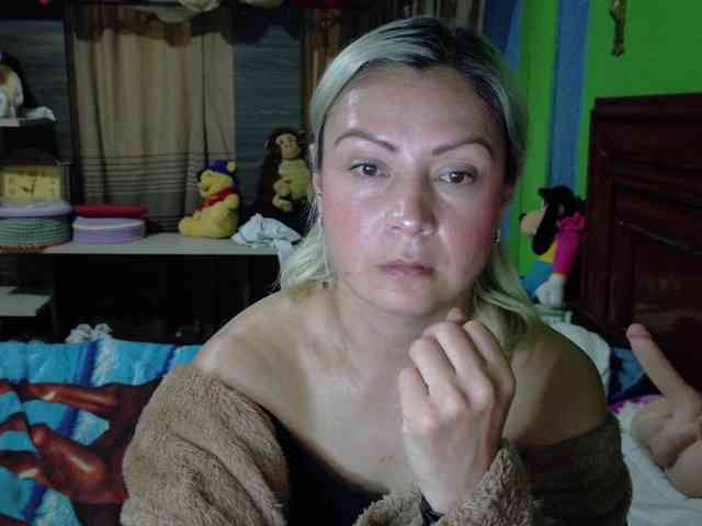 Charlizetheron1 webcam