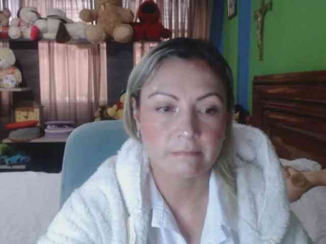 Charlizetheron1 webcam