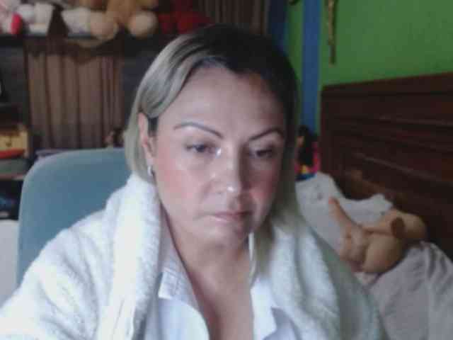 Charlizetheron1 webcam