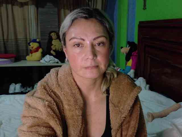 Charlizetheron1 webcam