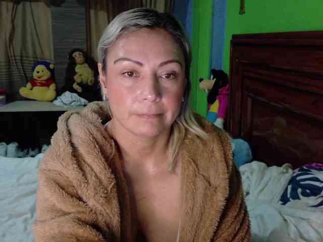 Charlizetheron1 webcam