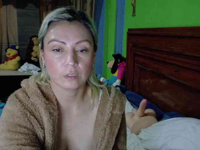 Charlizetheron1 webcam