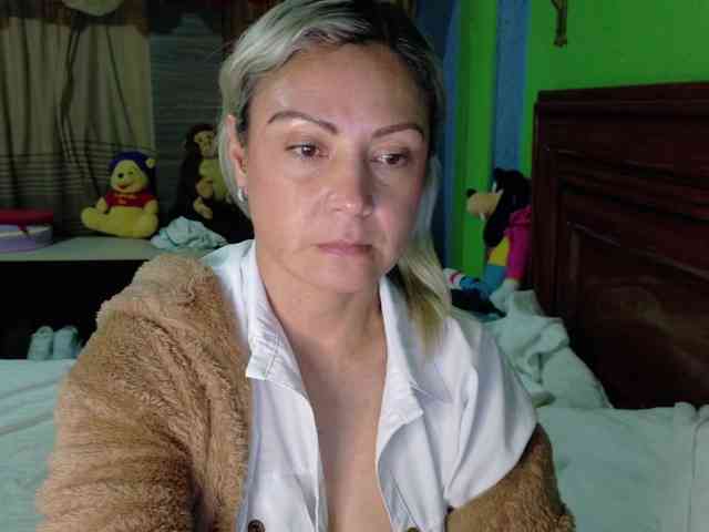 Charlizetheron1 webcam