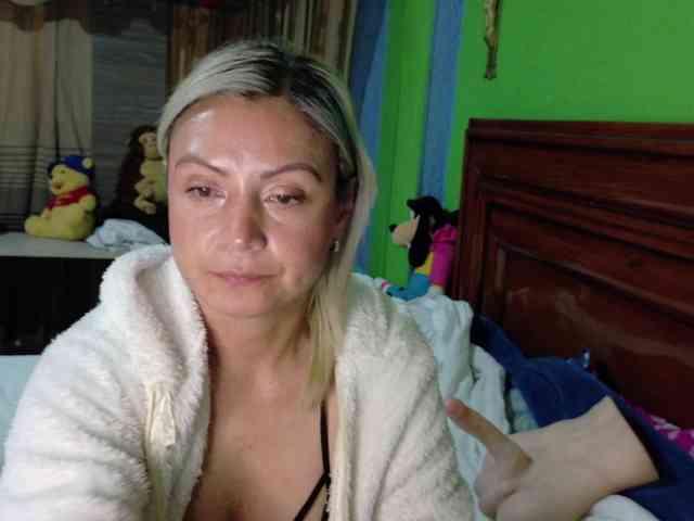 Charlizetheron1 webcam