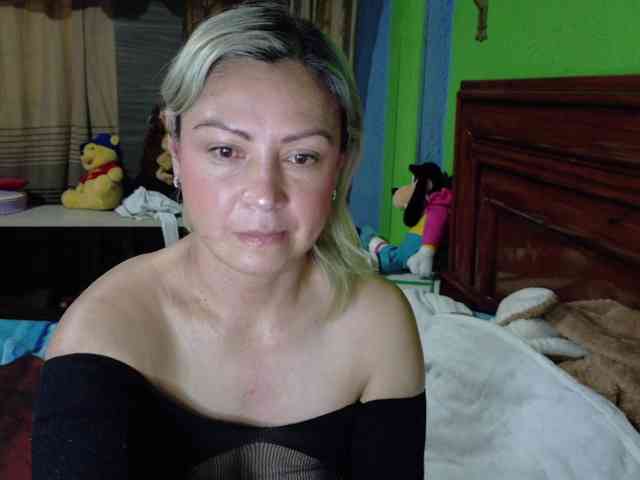 Charlizetheron1 webcam