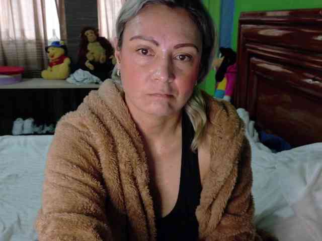 Charlizetheron1 webcam