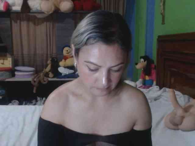 Charlizetheron1 webcam